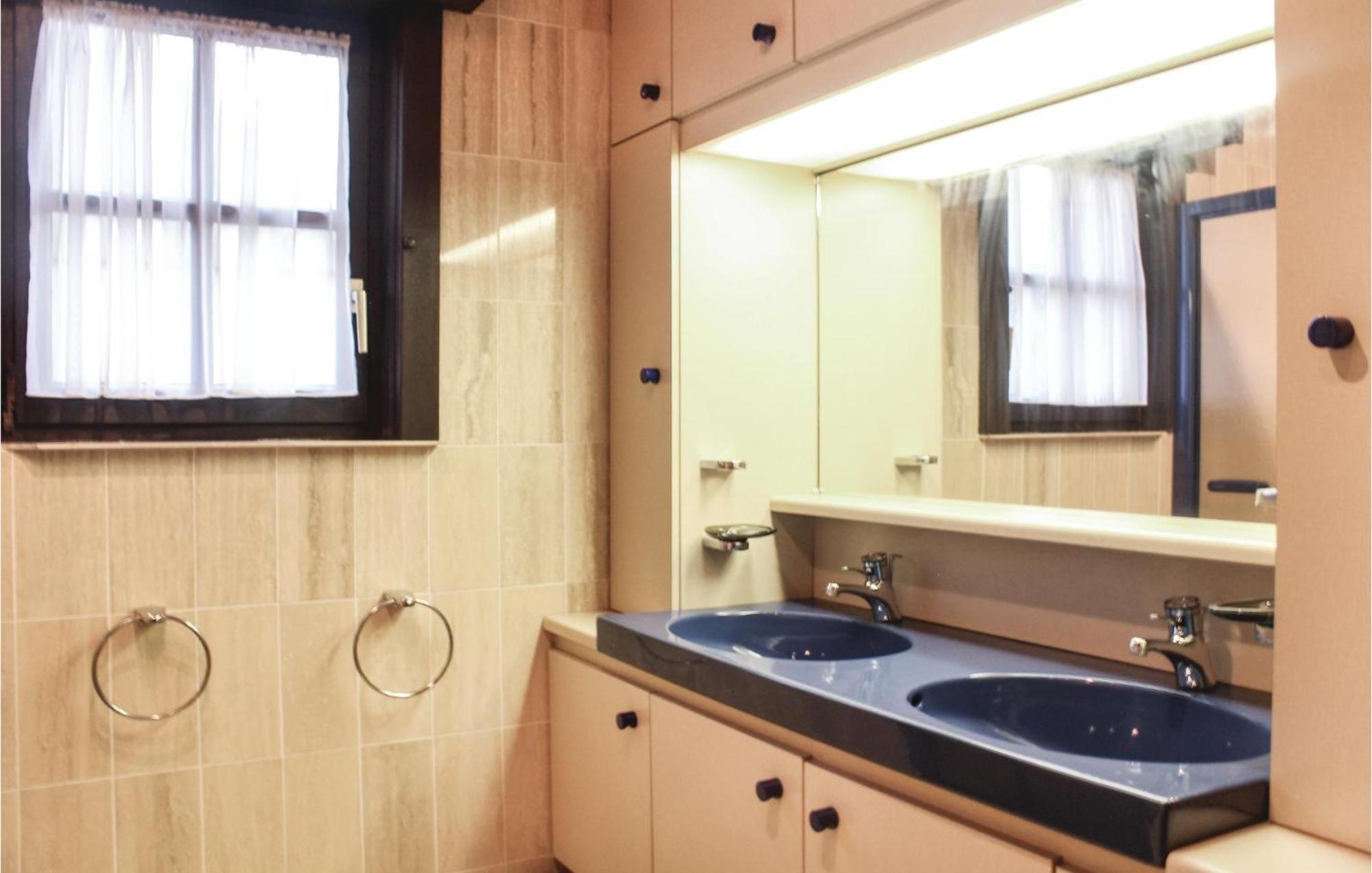 In With 4 Bedrooms&wifi *