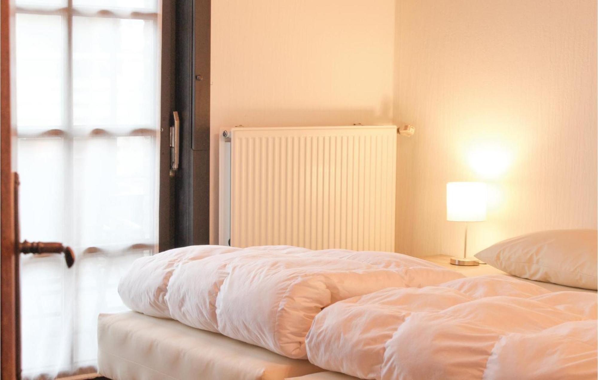 Vakantiehuis In With 4 Bedrooms&wifi *