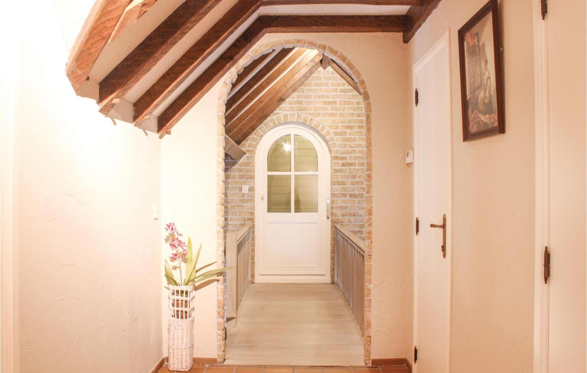 Vakantiehuis In With 4 Bedrooms&wifi