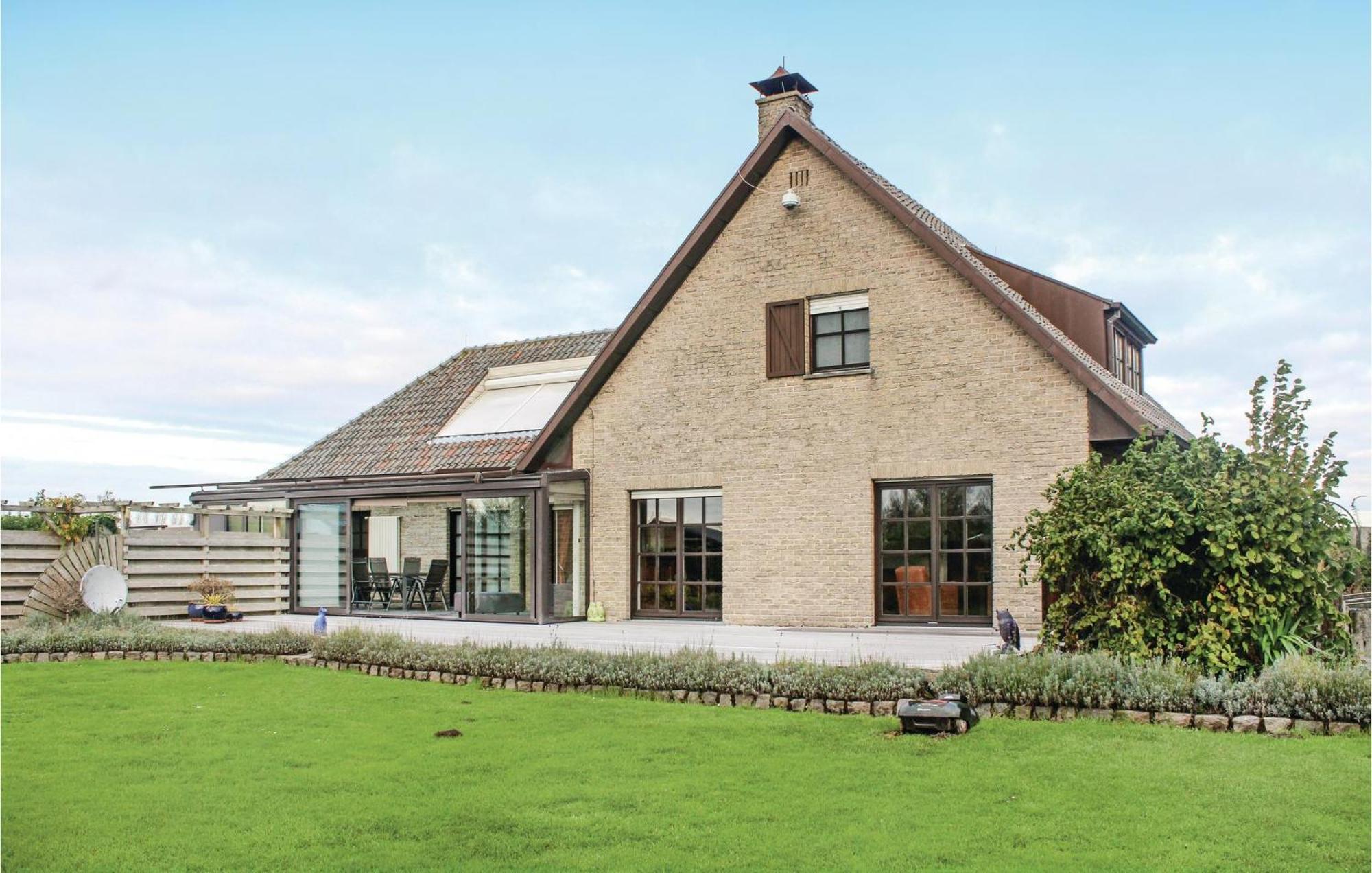 In With 4 Bedrooms&wifi Vakantiehuis *